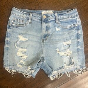 Judy Blue Women's High Rise  distressed Jean Shorts - Light Blue Large